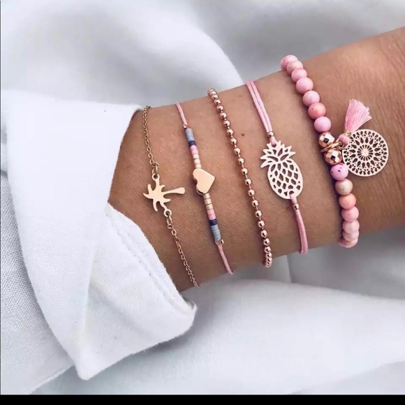 Jewelry - 🎉2 for $12🎉 5 piece bracelet set